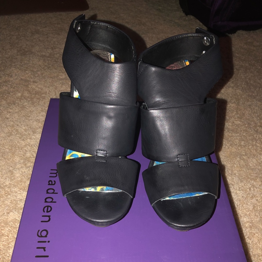 Madden Girl Wedges Women’s Size 7.5